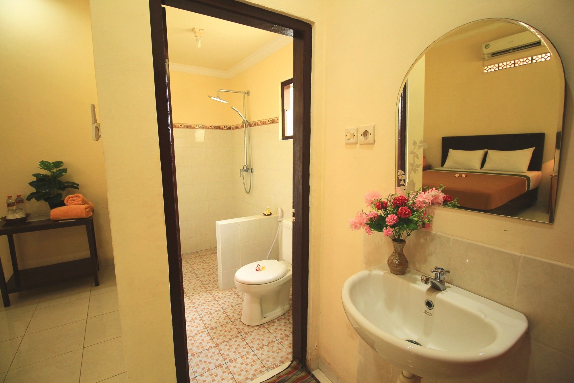 Lovina Beach Hotel Pabean Buleleng Exterior foto