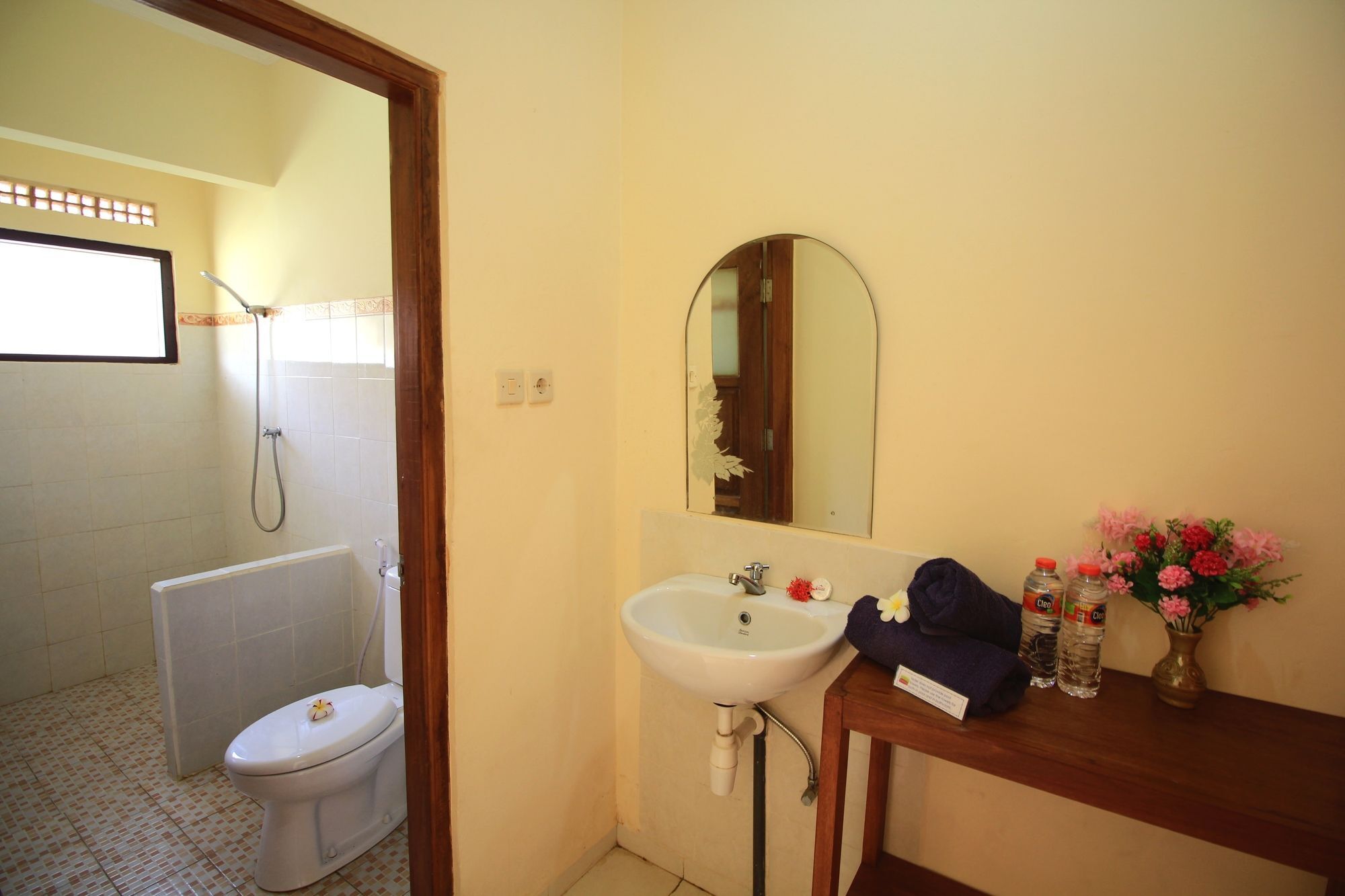 Lovina Beach Hotel Pabean Buleleng Exterior foto