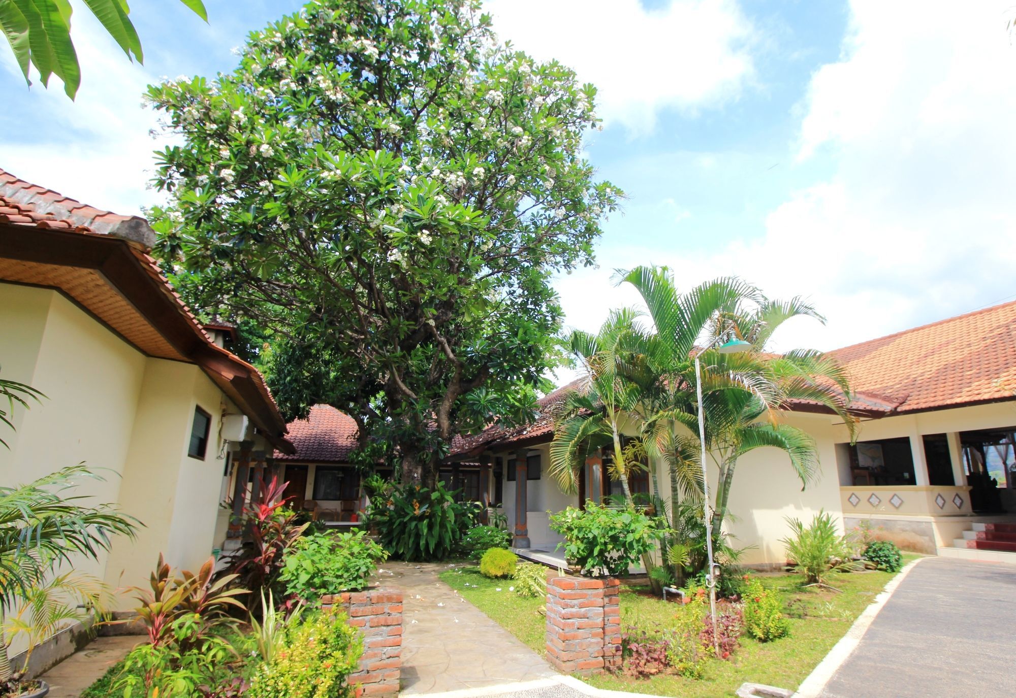 Lovina Beach Hotel Pabean Buleleng Exterior foto